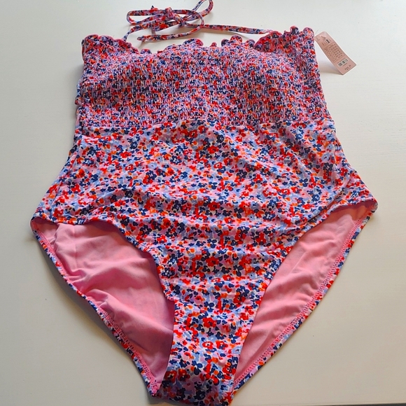 Swimsuit Size large NEW WITH TAGS - Picture 1 of 6
